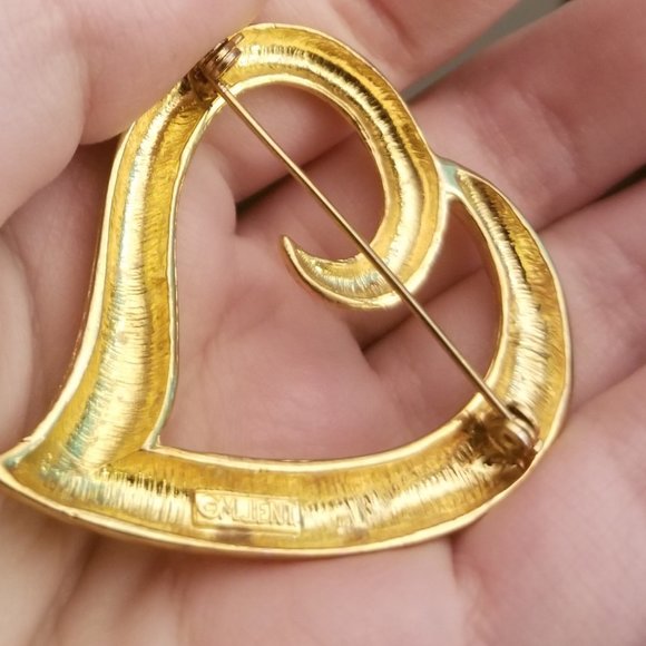 vintage gold tone MJ Ent heart pin / brooch - Picture 3 of 3